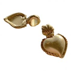 Charm dorato satinato piccolo cuore sacro con foro...