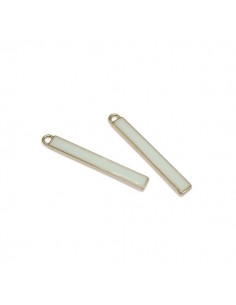 Charm dorato con smaltatura su un azzurro polvere 33x4mm,...