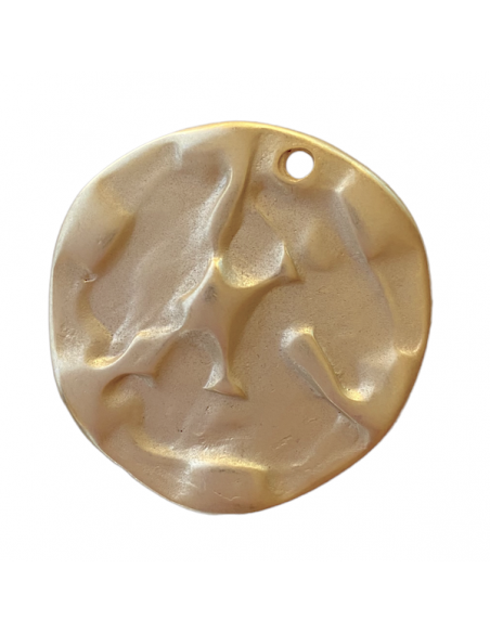 Charm dorato satinato medaglia tonda con superficie irregolare 40 mm, x 1