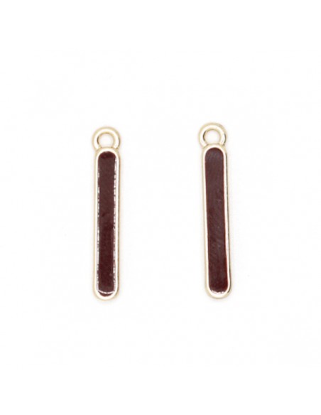 Charm dorato con smaltatura castagna su due lati 20x2,8 mm, x 1