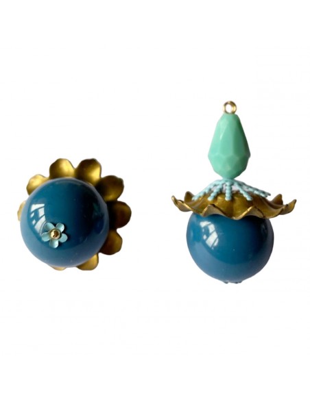 Charm "Le Bacche" di Koccode con perle in resina, perle, cristalli, fiori in metallo vintage circa 42x28 mm, x 1