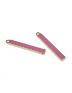 Charm dorato con smaltatura fuxia 33x4mm, x 1