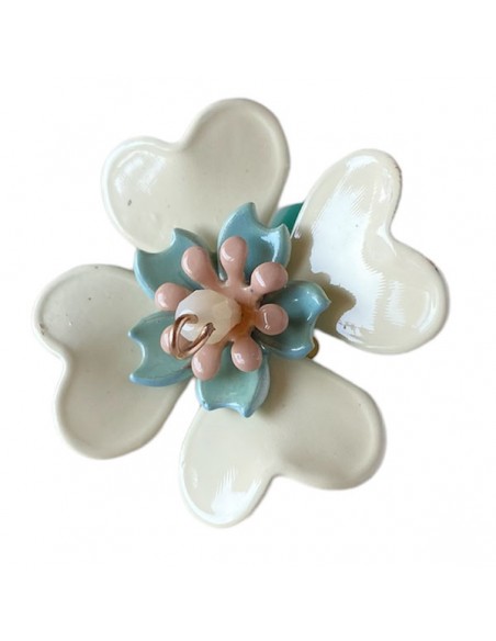 Charm "Le Bacche" di Koccode fatto a mano con fiori vintage smaltati panna, rosa e verde e  cristalli 36x28 mm, x 1