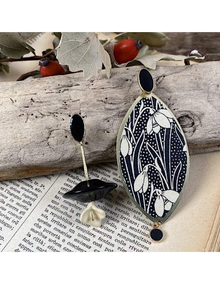 Charm dorato stelo con bocciolo di calla avorio, circa 40x10 mm, x 1