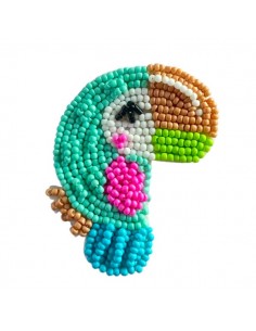Charm tucano realizzato con micro perline di riso su base...