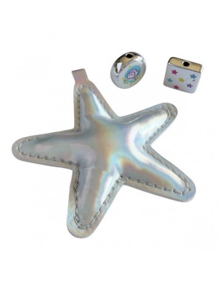 Grande stella in ecopelle argento effetto cangiante 72,5x67mm e due perline cangianti a fantasia, x 1