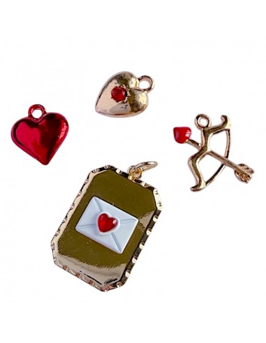 "Love is..." confezione di 4 charms dorati...