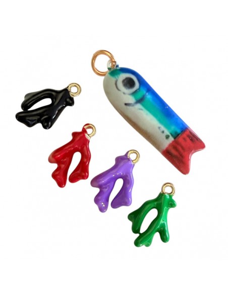Confezione "Guizzo" composta da 4 piccoli charms mix di colori e un pesce