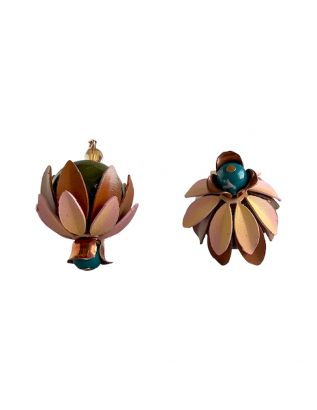 Charm "Le Bacche" di Koccode fatto a mano con perla in resina verdone, fiori vintage rosa e avana 40x28 mm, x 1