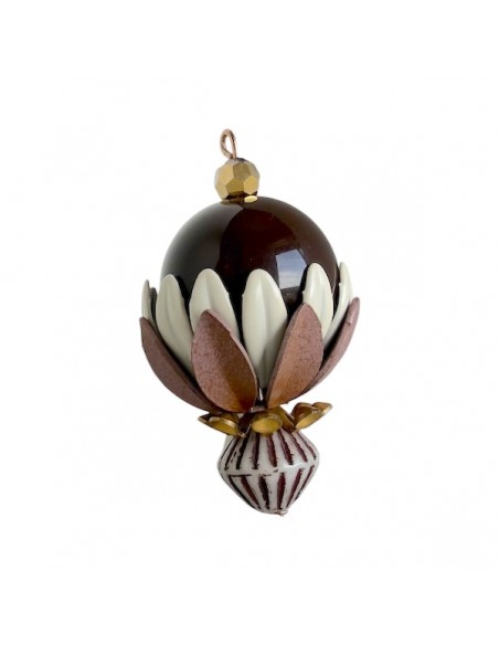 Charm "Le Bacche" di Koccode fatto a mano con perla in resina  cioccolato, fiori vintage panna e toffee 42x25 mm, x 1