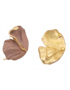 Orecchini dorati petali smaltati malva 38x23mm, una coppia