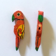 Coppia di Perline in legno pappagallo color rosso con ala...