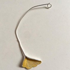 Charm color argento satinato e lunga calla 105x23mm, x 1