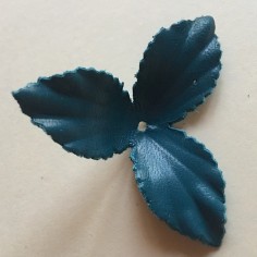 Fiore tre petali in pelle in rilievo color turchese 45 mm...
