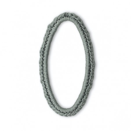 Pendente anello dorato piatto ovale con ricamo in macramè color beige 44x24mm, x 1