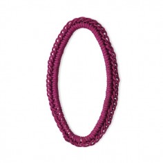 Pendente anello dorato piatto ovale con ricamo in macramè...