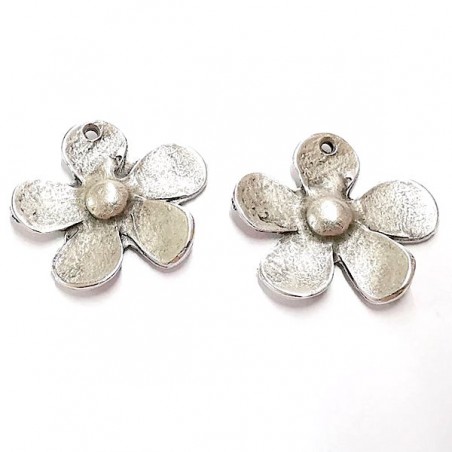 Charm fiore a cinque petali color argento anticato 33x36 mm, x 1