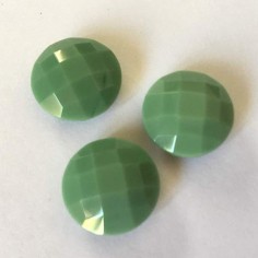 Cabochon in cristallo ceco sfaccettato color verde...