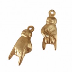 Charm dorato matt mano con corna in segno scaramantico...