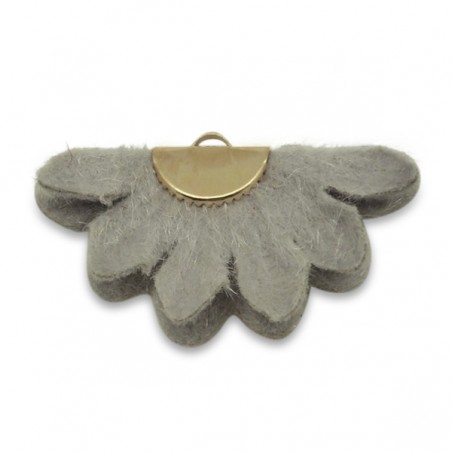 Pendente ventaglio fiore in lana grigio perla chiaro dorato con rifinitura dorata 22x40 mm, x 1