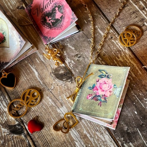 Lunga catena "My Valentine's Secret Diary". Il mio primo gioiello di Carta,