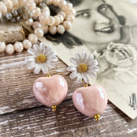 Orecchini con cuori in ceramica "Sweet Daisy"