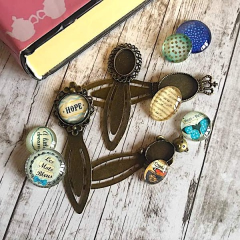 Segnalibri vintage con cabochons in vetro